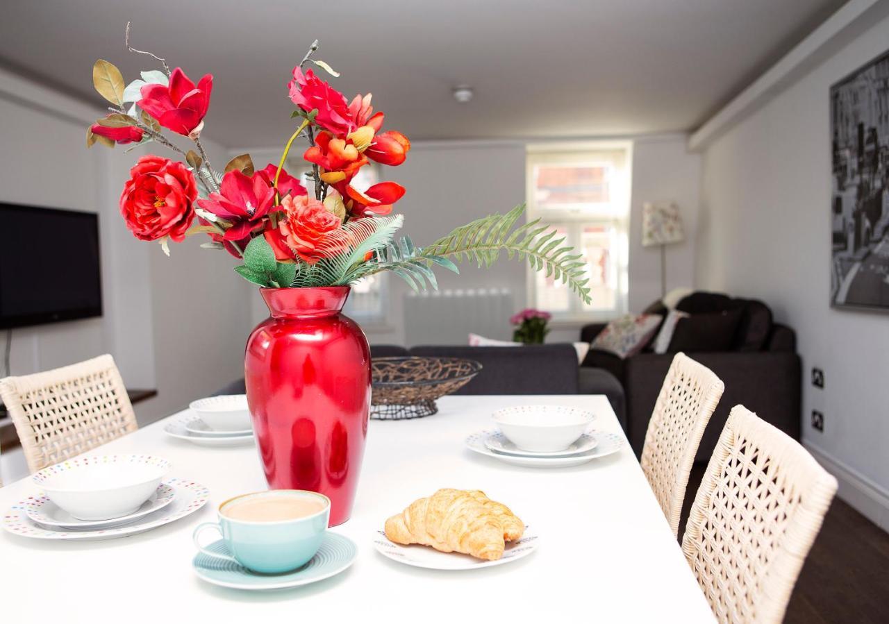 Apt 3, Trafalgar Sq Duplex, 3Rd & 4Th Floor By Indigo Flats Londýn Exteriér fotografie