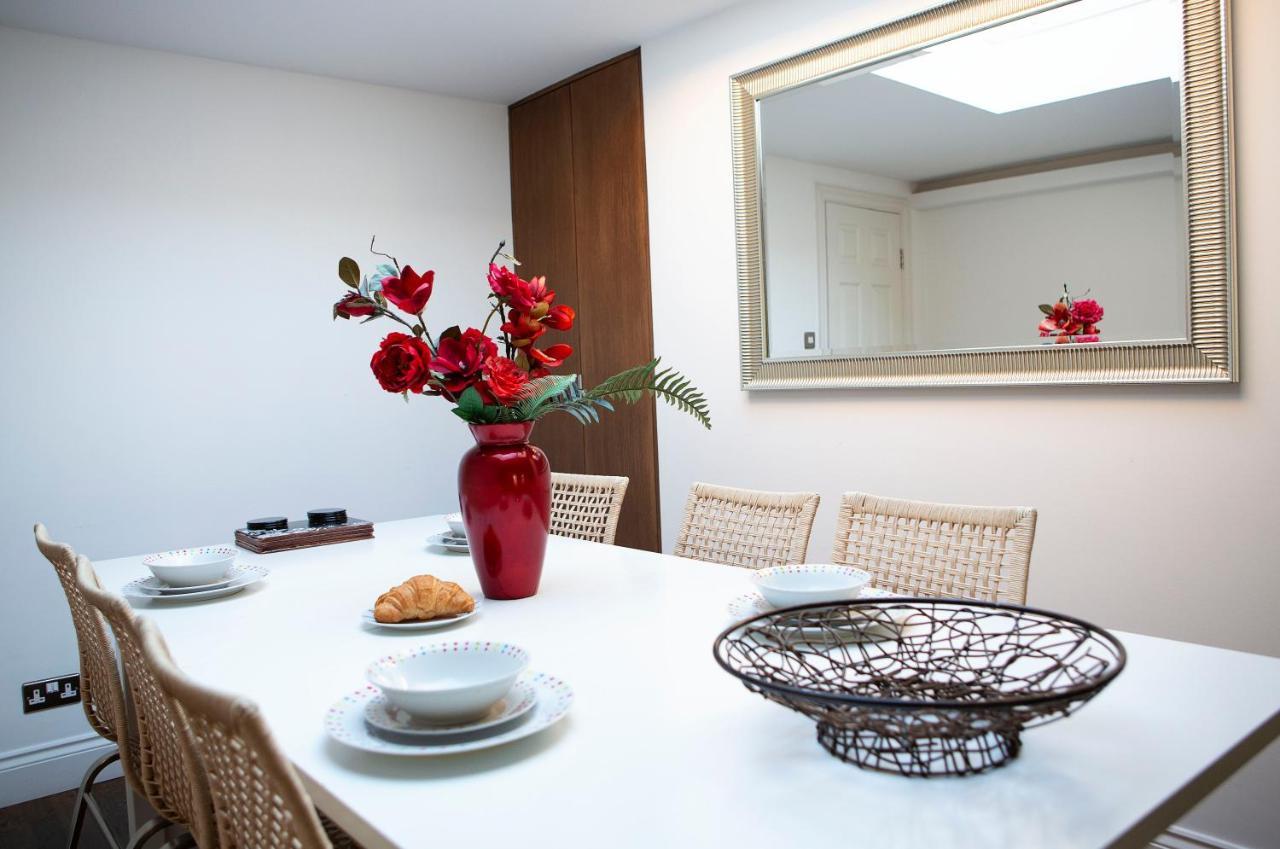 Apt 3, Trafalgar Sq Duplex, 3Rd & 4Th Floor By Indigo Flats Londýn Exteriér fotografie