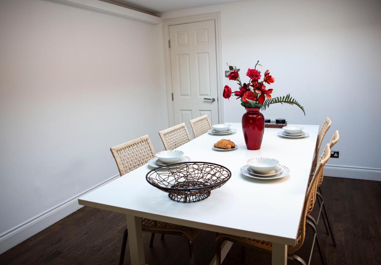 Apt 3, Trafalgar Sq Duplex, 3Rd & 4Th Floor By Indigo Flats Londýn Exteriér fotografie